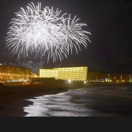 Gros Zurriola Wifi Terrace Parking 20e Night *